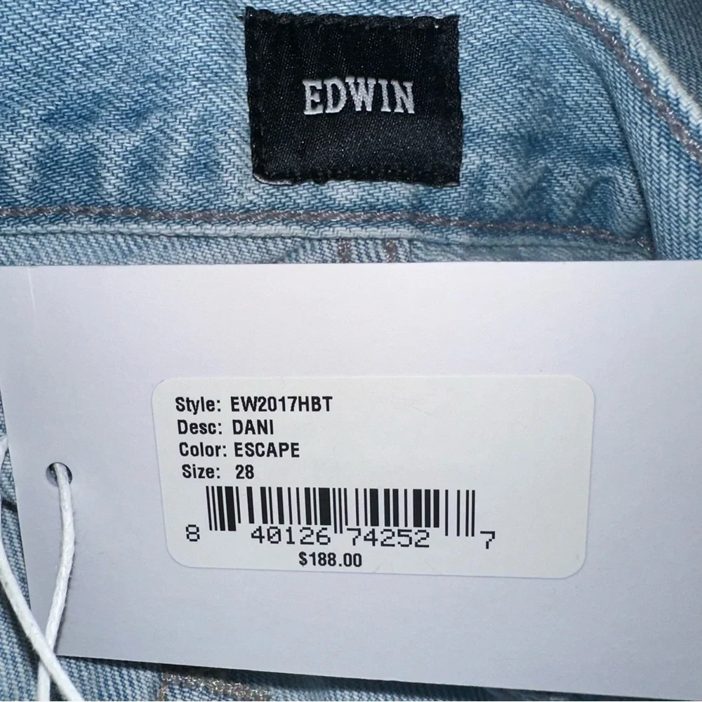 Edwin Dani Jeans‎ in Escape Blue  Cropped Wide Leg Size 28X25
